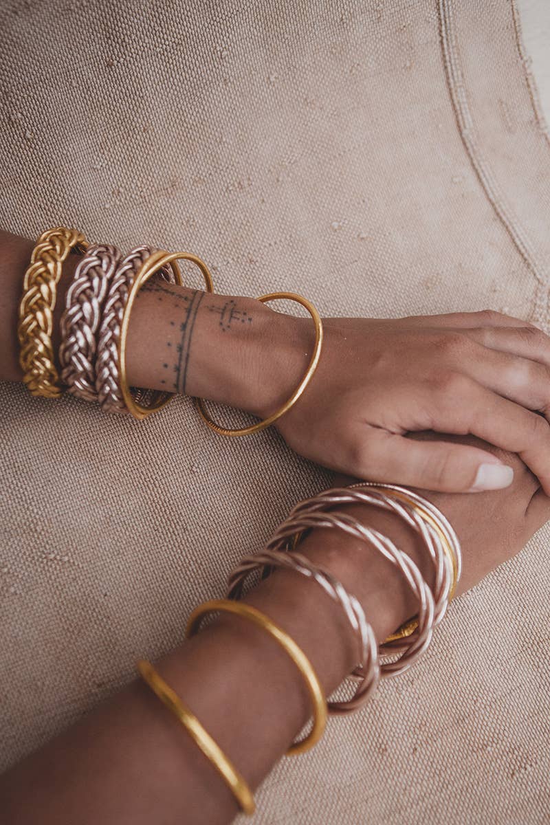 Kumali Gołd Leaf Twist Bracelet | Uniquely Claudia Boutique