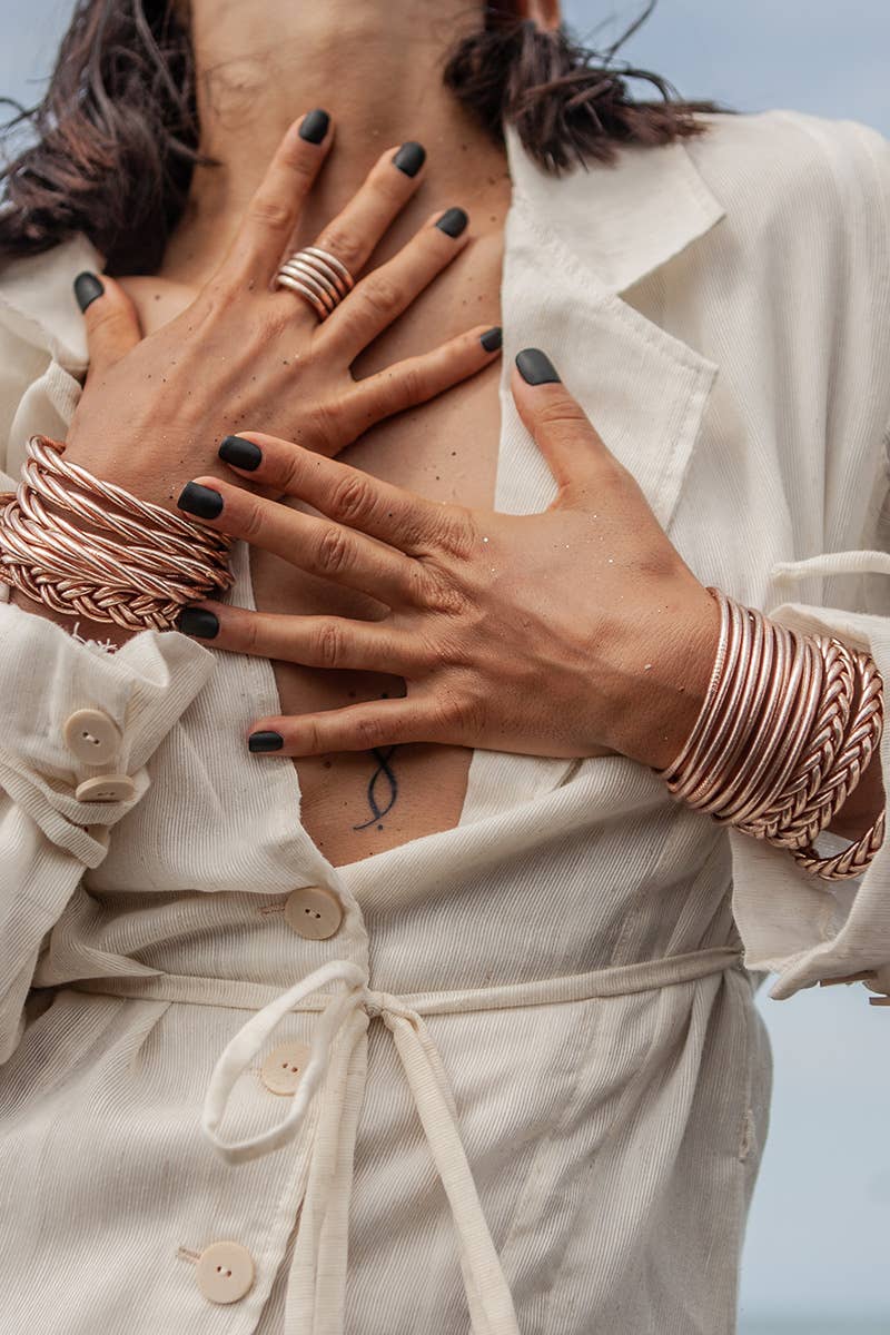 Kumali Gołd Leaf Twist Bracelet | Uniquely Claudia Boutique
