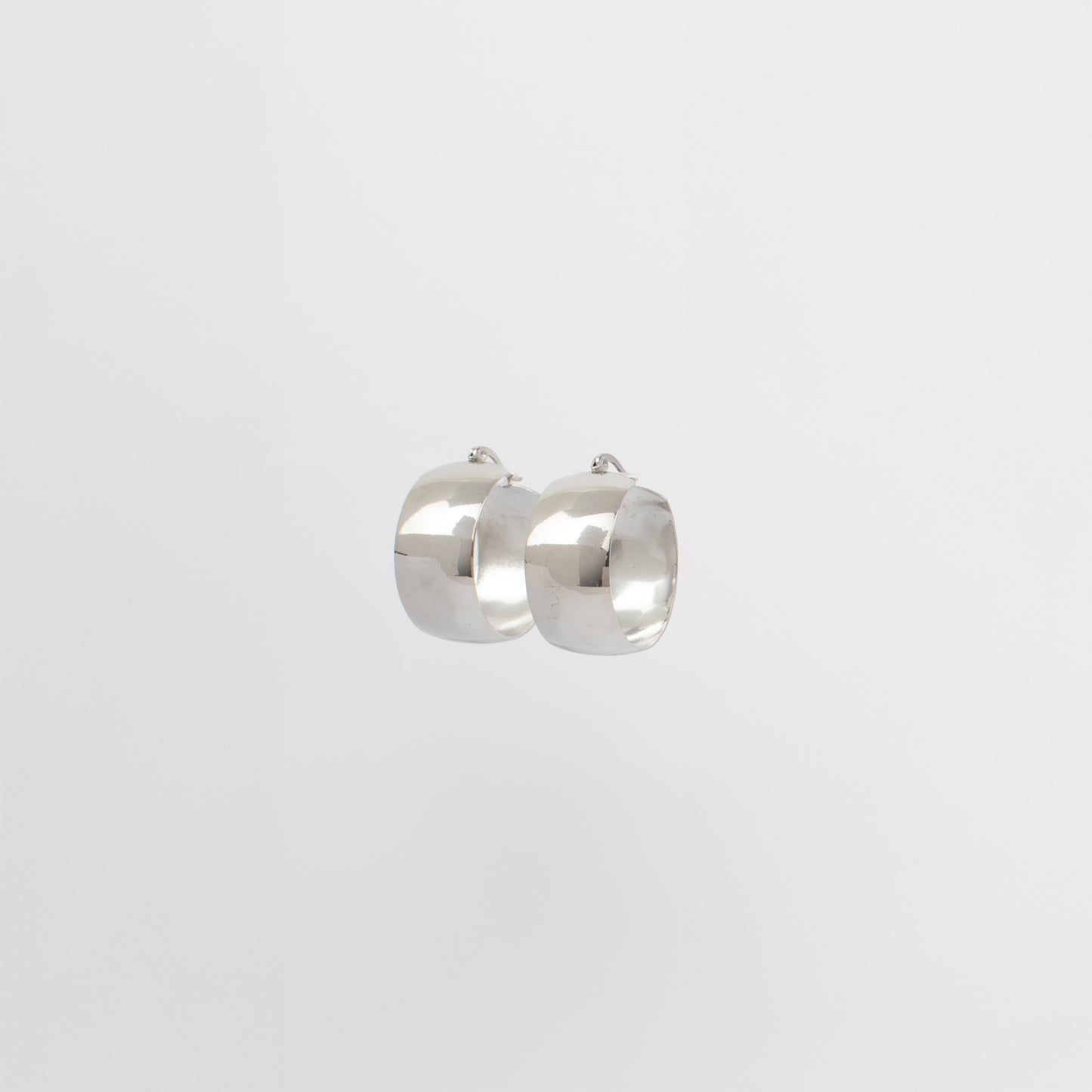 JBloom: Avery Hoop Earrings - Uniquely Claudia Boutique