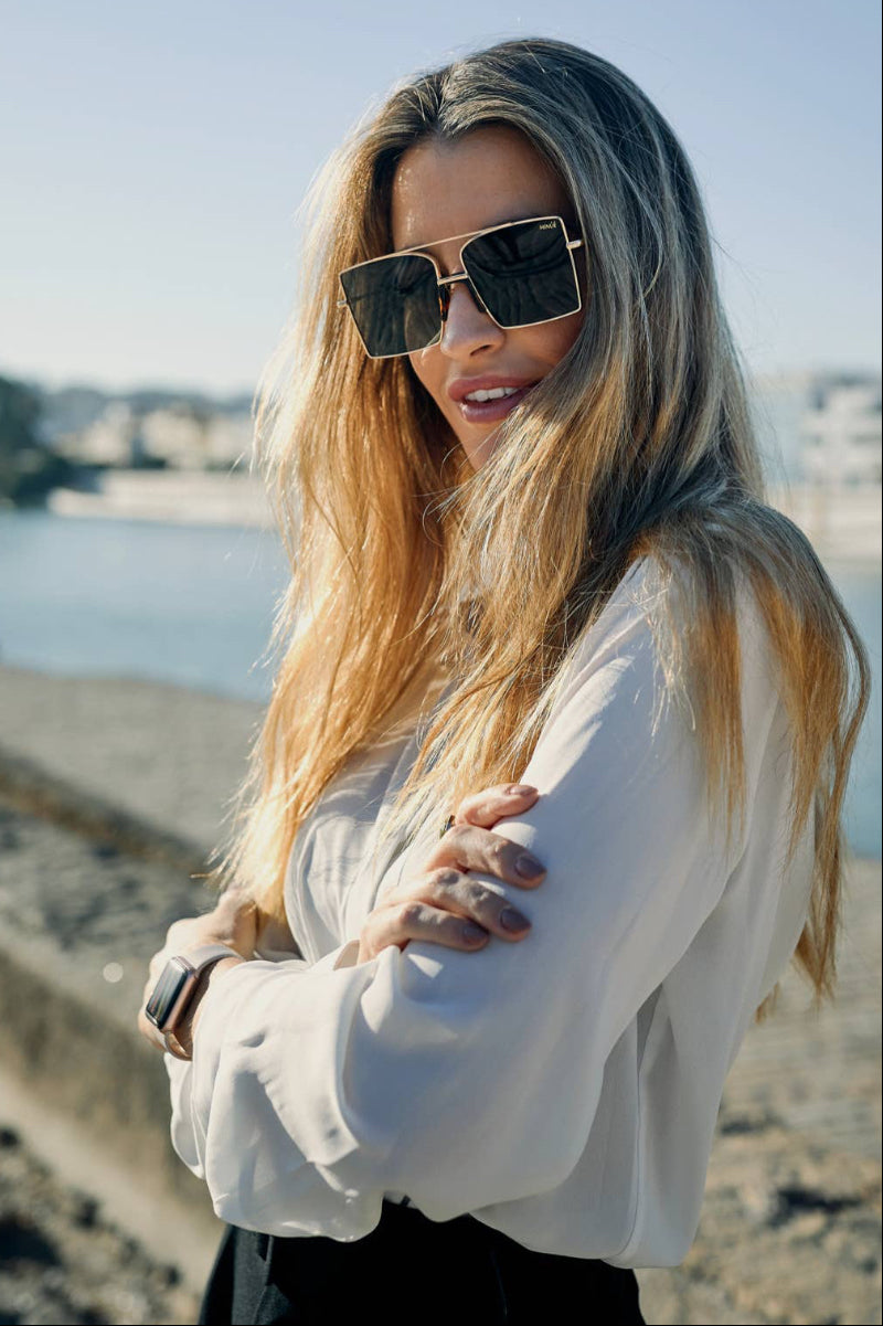 MINUE: Gugu Gold Carey Sunglasses | Uniquely Claudia Boutique display picture 1