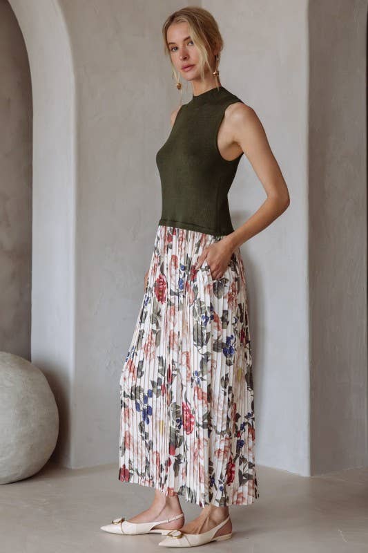 Michelle Sleeveless Floral Printed Pleated Maxi Dress