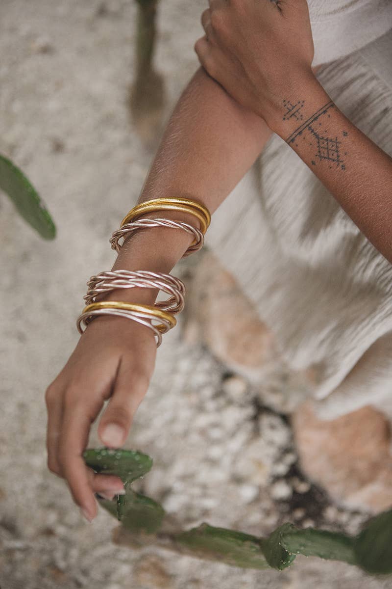 Kumali Gołd Leaf Twist Bracelet | Uniquely Claudia Boutique