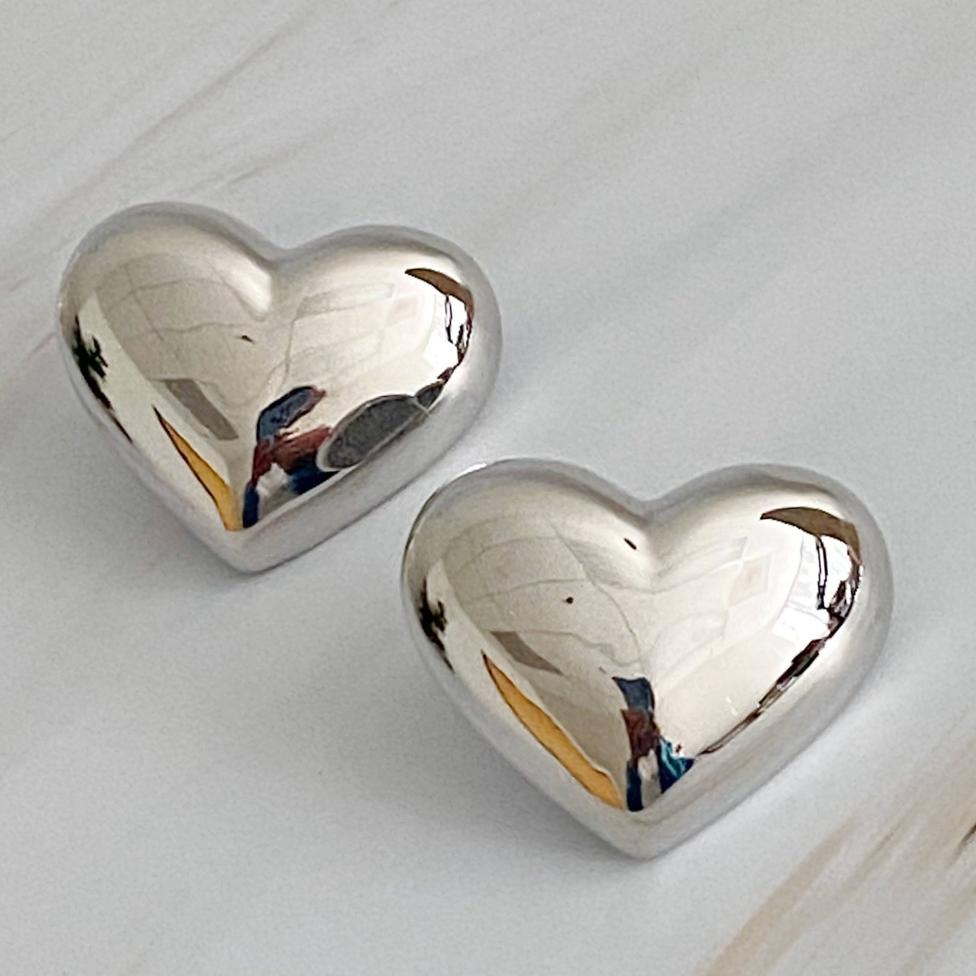 Polish My Heart Stud Earrings - Uniquely Claudia Boutique