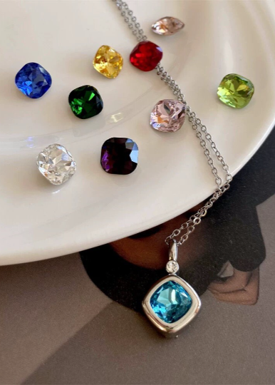 10 Stone Interchangeable Gemstone Necklace | Uniquely Claudia