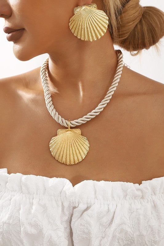 Statement Shell Pendant Necklace & Earrings Set