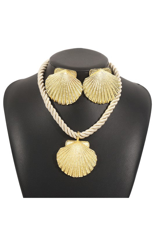 Statement Shell Pendant Necklace & Earrings Set