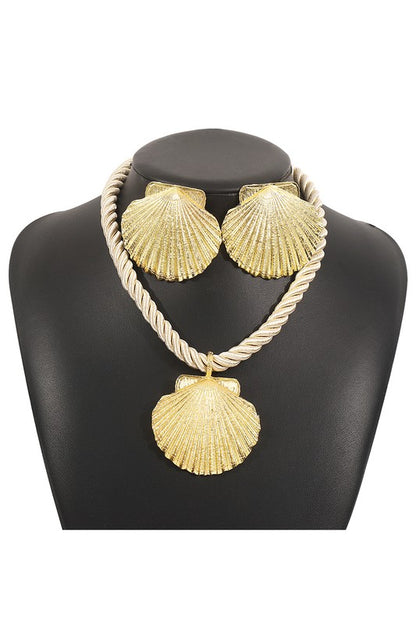 Statement Shell Pendant Necklace & Earrings Set