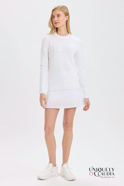 Woman wearing a white outfit 