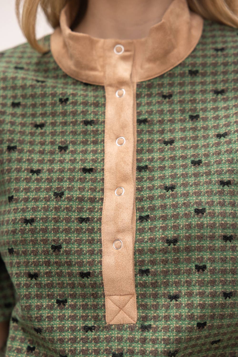 Daisy Snap Buttoned Contrast Placket Bow Flannel Top