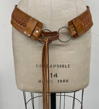 Double Loop Tan Leather Belt | Uniquely Claudia display picture 2