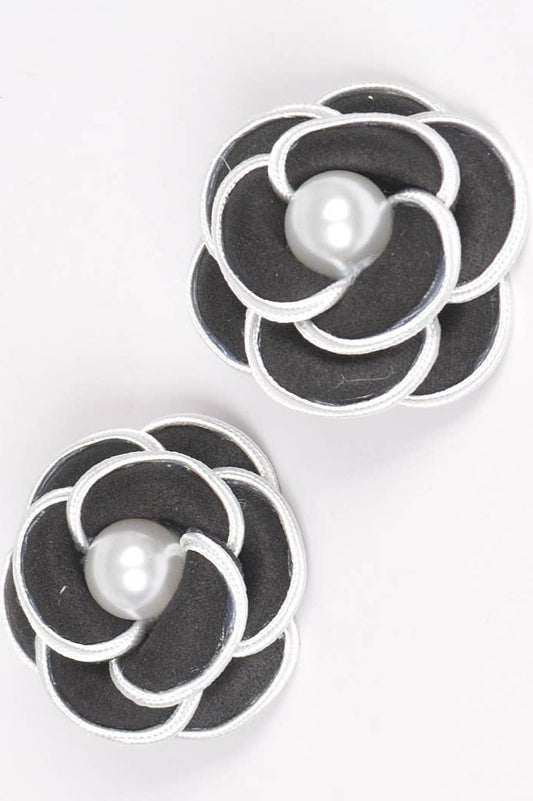 Faux Pearl Flower Stud Earring | Uniquely Claudia Boutique