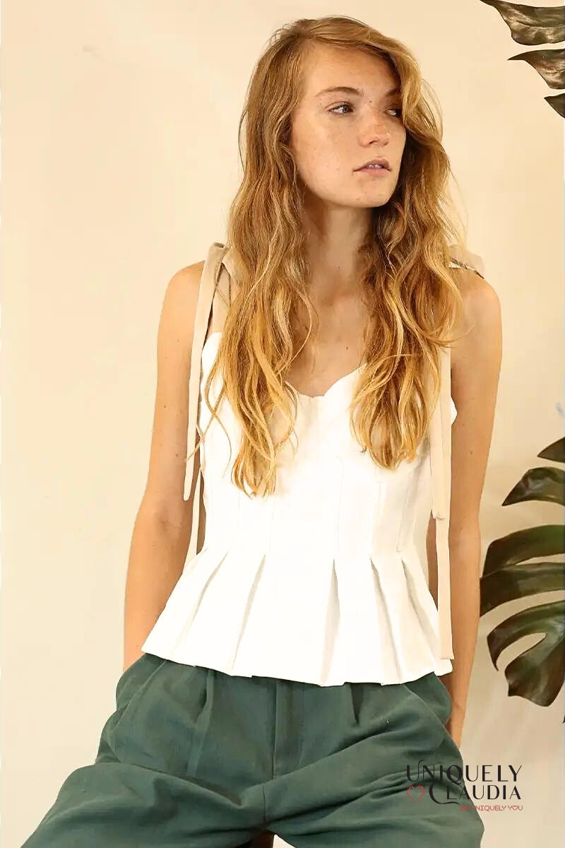 woman wearing straps top