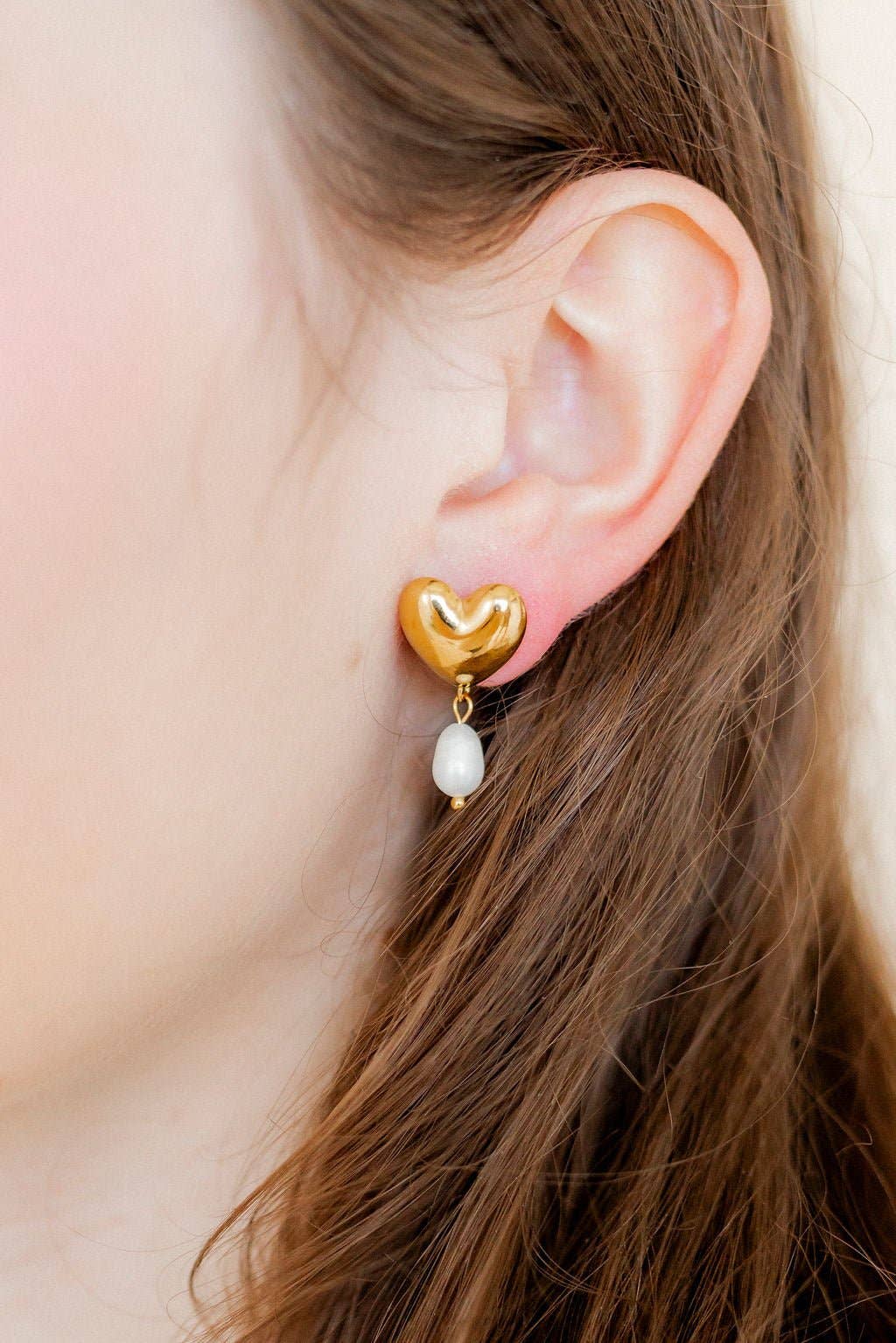 Dani Dangle Heart Earrings - Uniquely Claudia Boutique