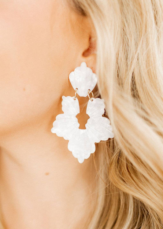 LINNY: Michelle Pearl White Earrings | Uniquely Claudia