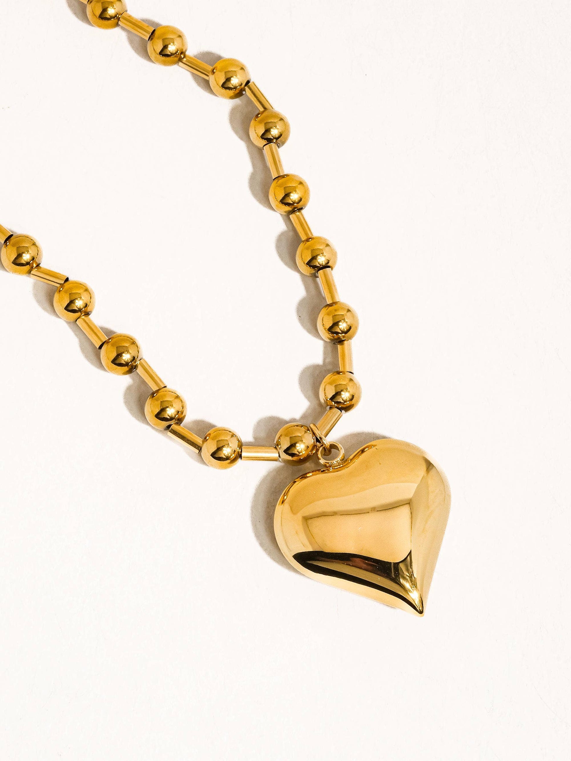 Paris 18K Gold Non-Tarnish Large Heart Chain Necklace | Uniquely Claudia