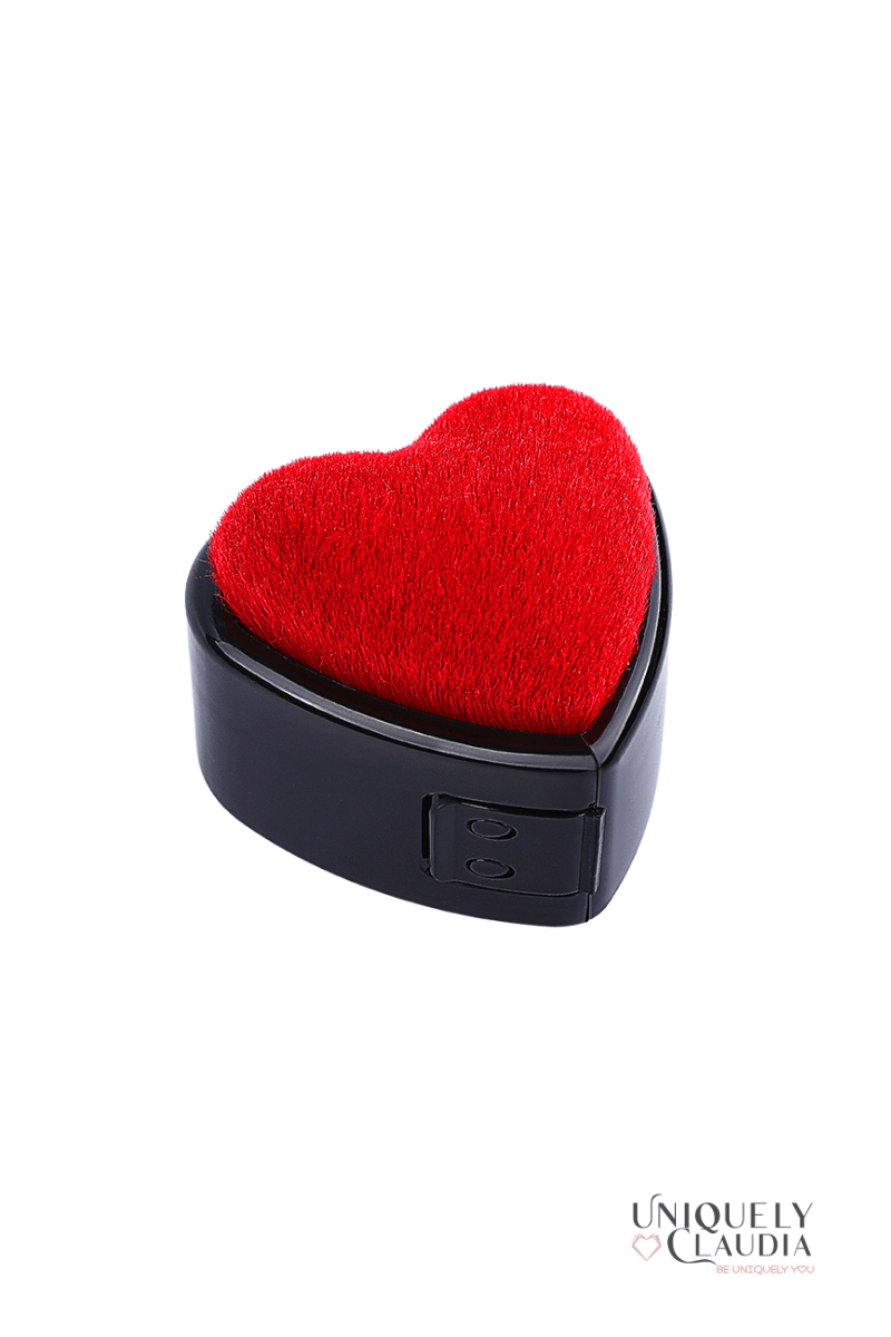 Heart-Shaped Kabuki Travel Brush - UNIQUELY CLAUDIA